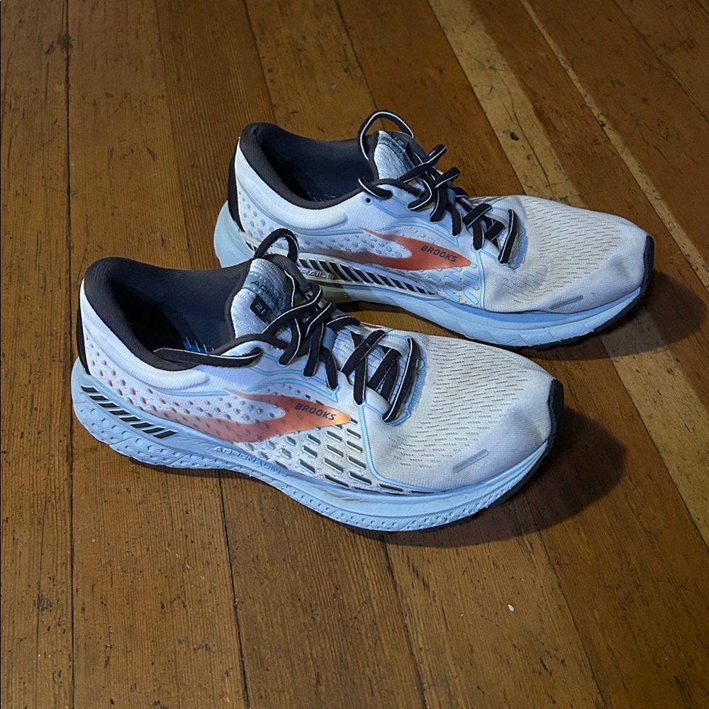 Brooks Athletic Running Shoes White w Light Blue and Coral Women’s 9.5
